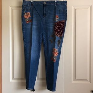 Chico’s 35th Anniversary Size 4 Jean Jeggings with Embroidery